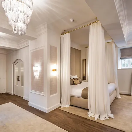 Hotel Kasteel Oost 4*