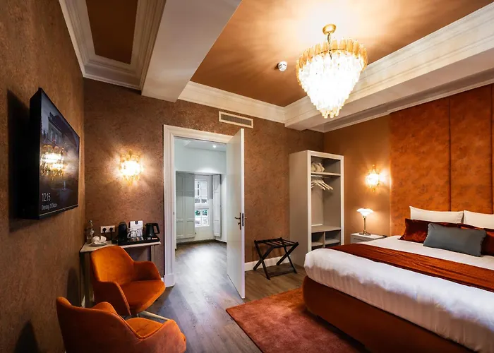 Kasteel Oost מלון 4*