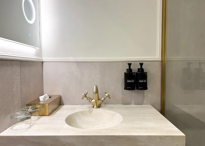 Hotel Kasteel Oost 4*