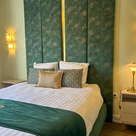 Готель Kasteel Oost 4*