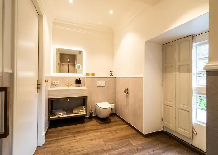 Готель Kasteel Oost 4*